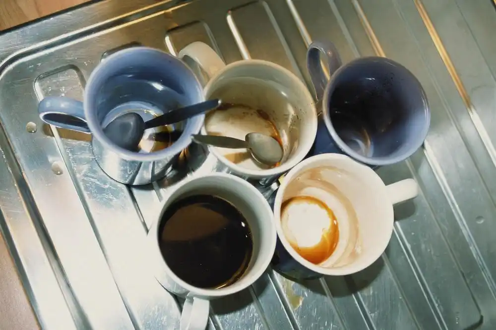谣言：茶垢是茶叶精华，留着养壶不用洗？